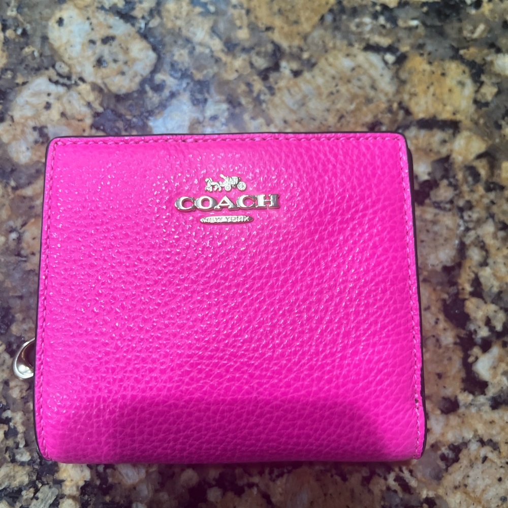 Coach Canvas Wallet Hot Pink With Horse And Carriage Logo
**NEW**